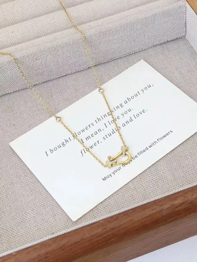 Collier  Fre*d